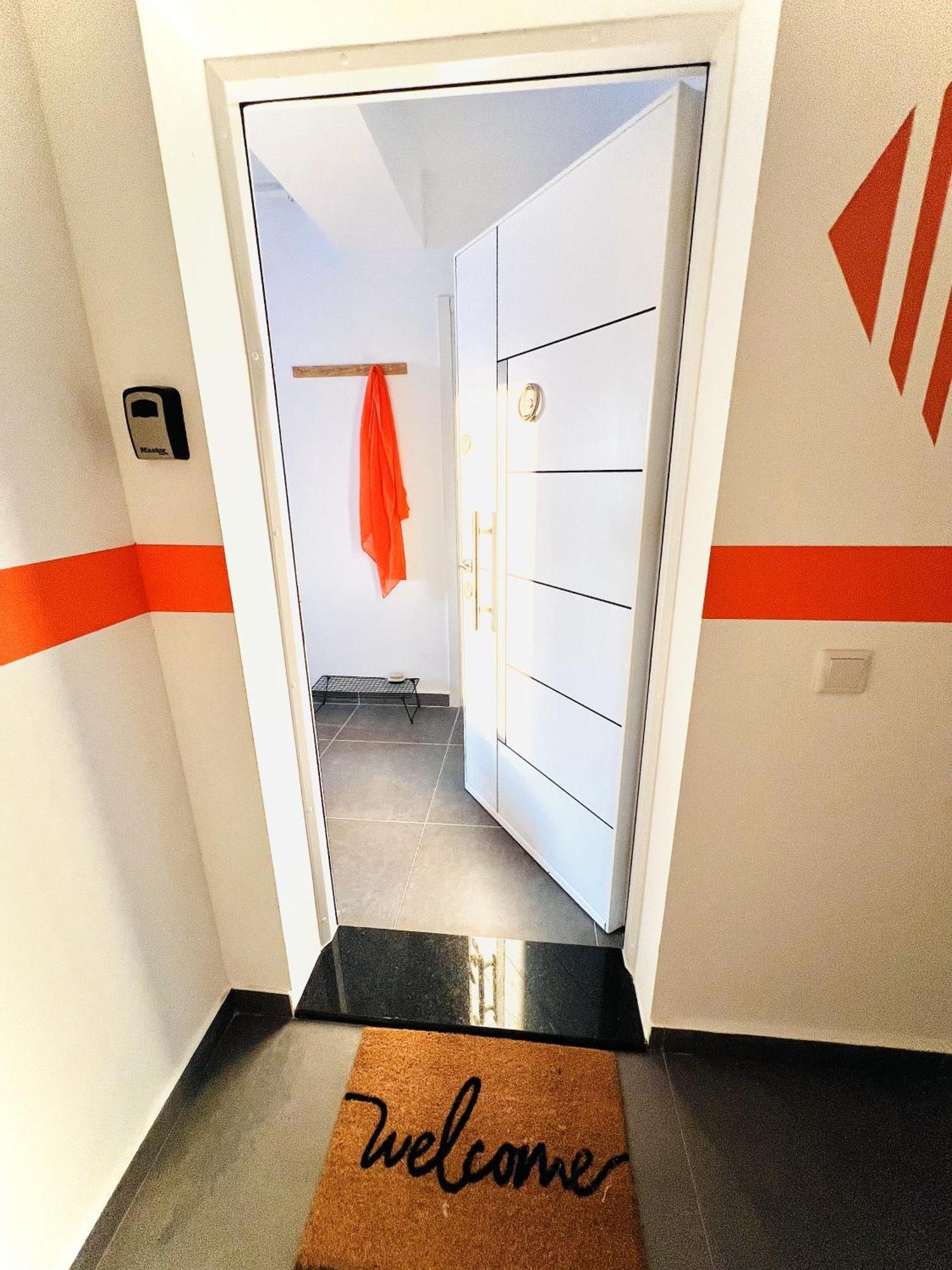 Airport Gardens Loft Apartment Otopeni Exterior photo